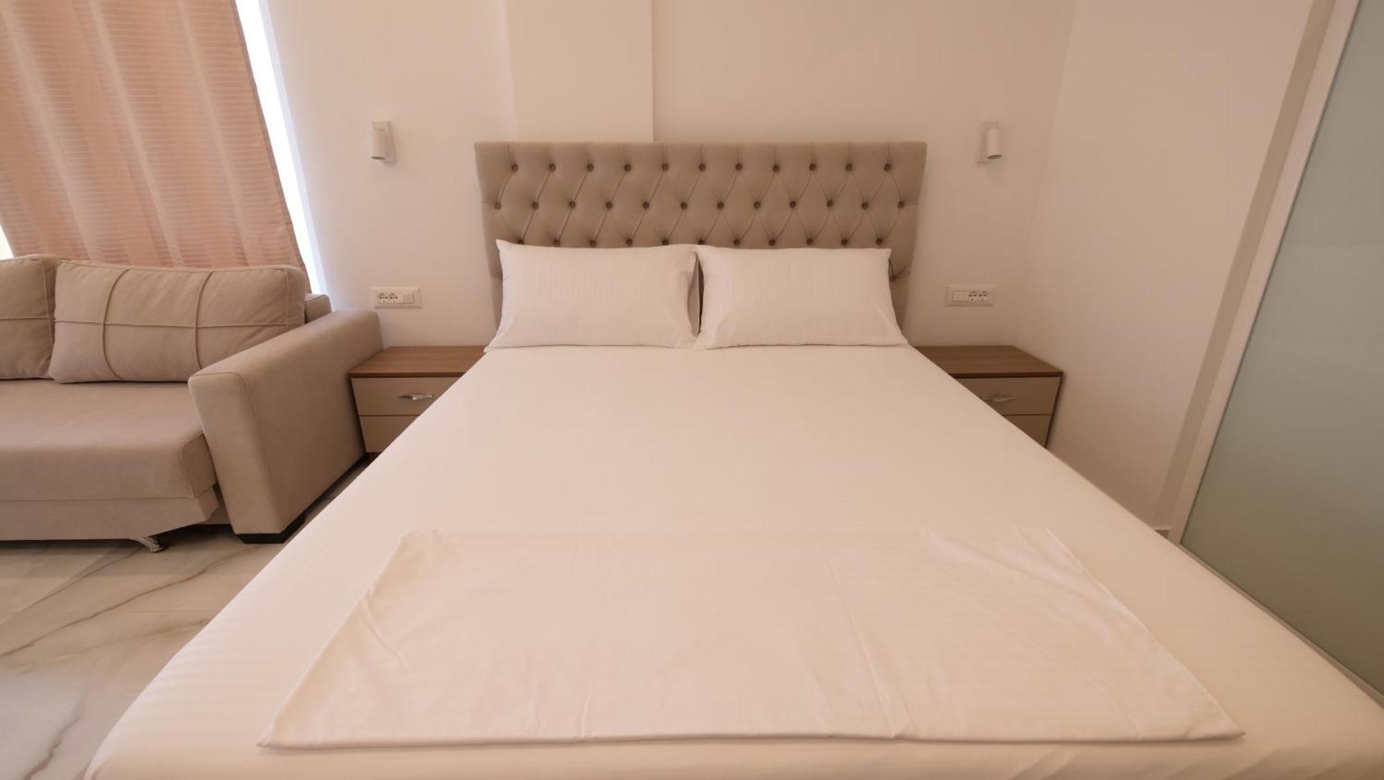 Blue Mare Apartments Sarandë 外观 照片