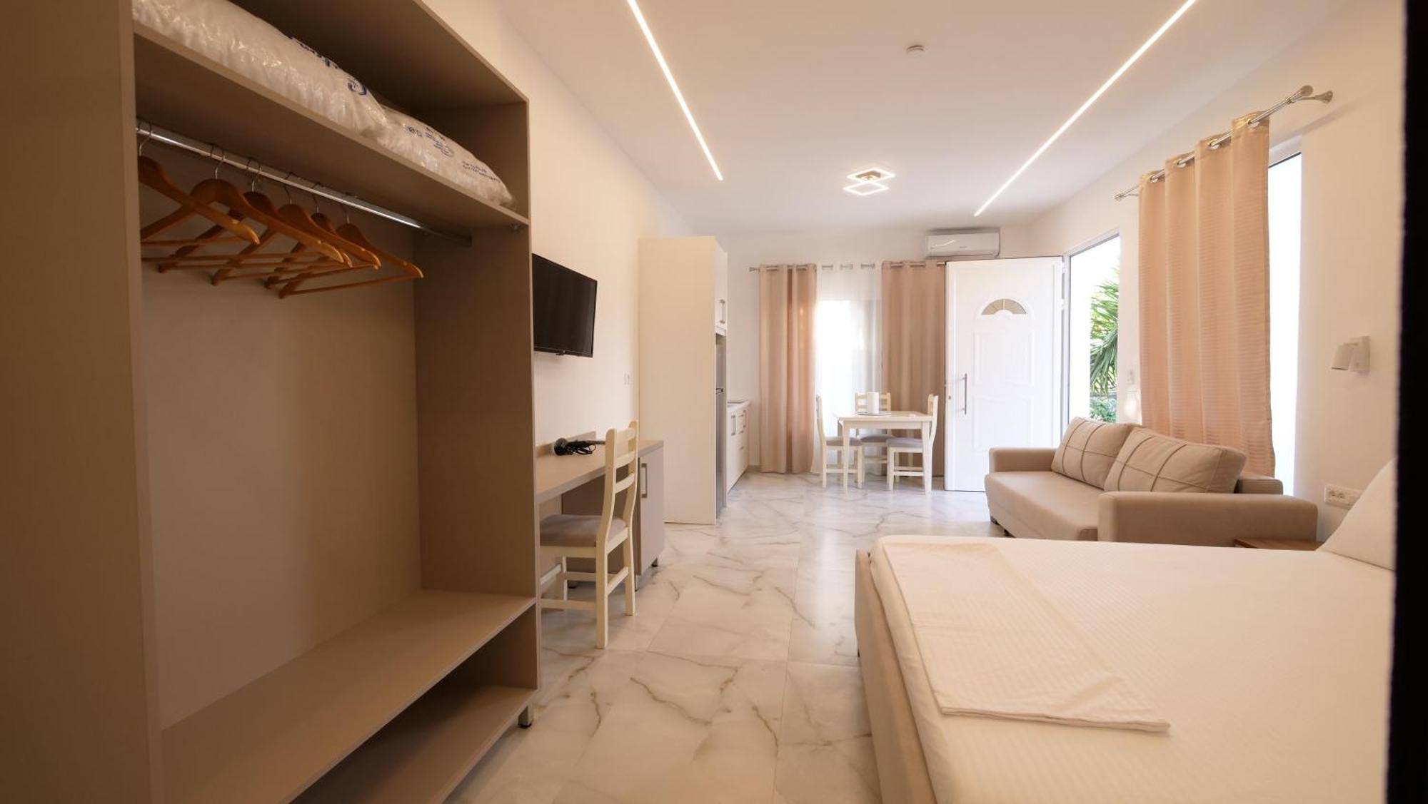 Blue Mare Apartments Sarandë 外观 照片