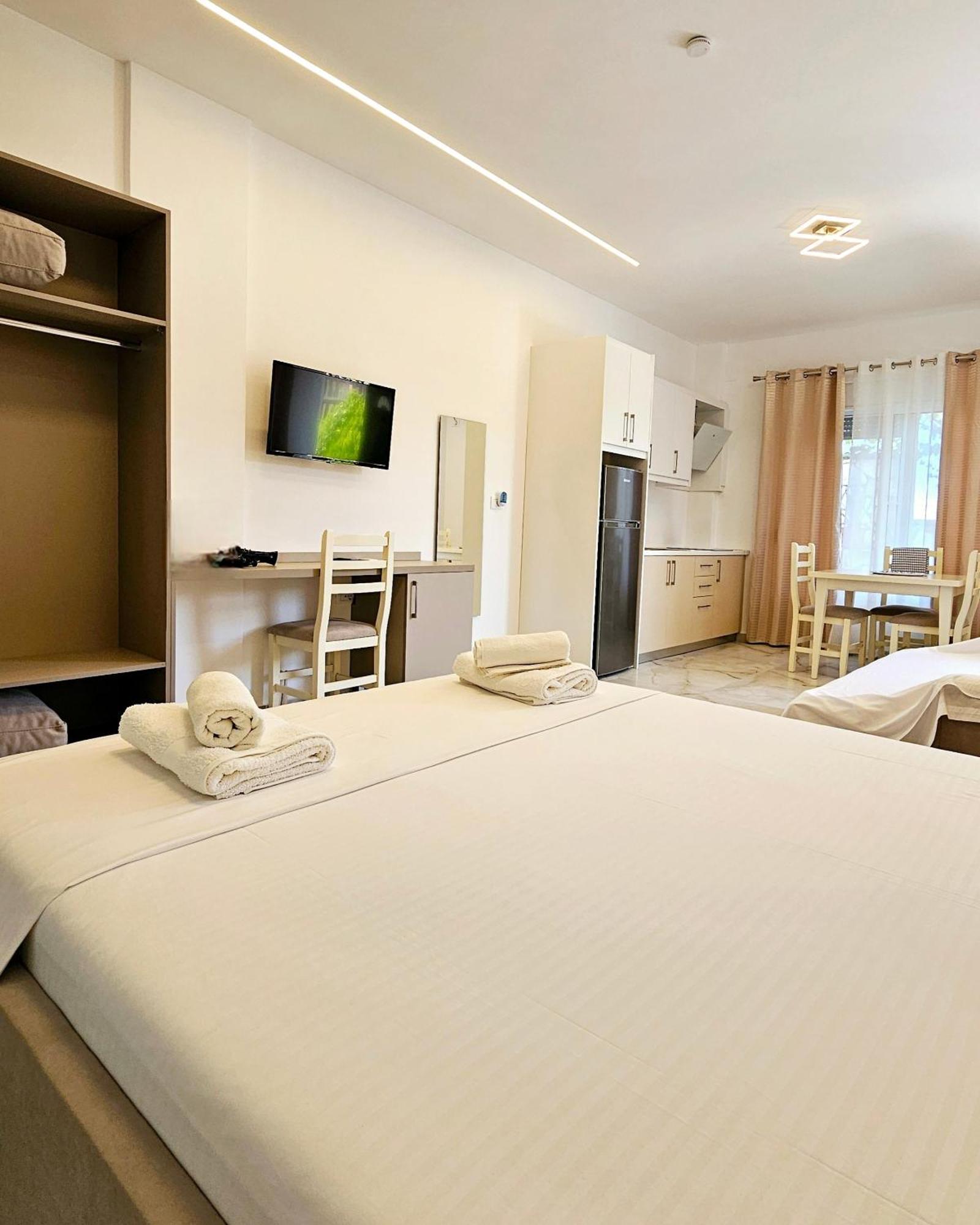 Blue Mare Apartments Sarandë 外观 照片